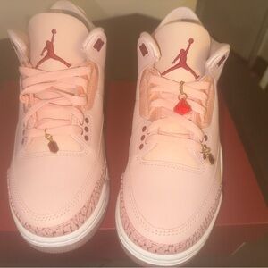Jordan 3 retro vday woman’s